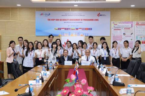 Bứt phá sự nghiệp Kế toán cùng triết lý giáo dục CARE tại IUH